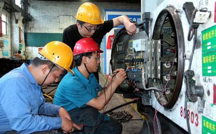仪表大拿在带电修理仪表-/tech/1230.html